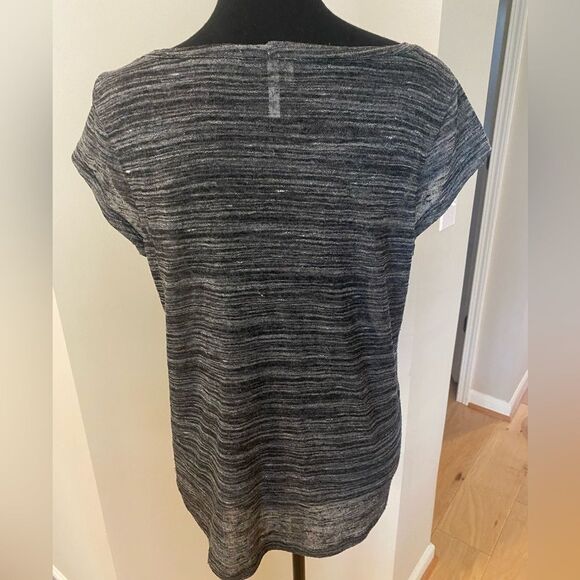 Studio Y Large Lightweight Gray T Shirt Jeweled Neck NWOT - Picture 3 of 16